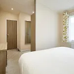 Woodpecker With Hot Tub אכסניה יורק