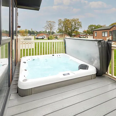 Alojamento de Turismo Selvagem Woodpecker With Hot Tub York