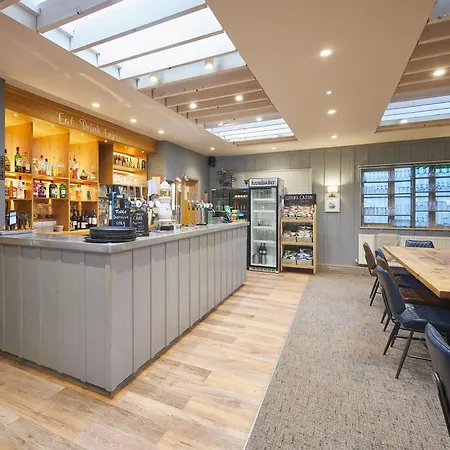 Woodpecker With Hot Tub *