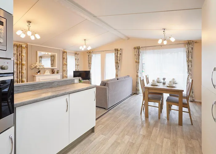 Woodpecker With Hot Tub 山林小屋