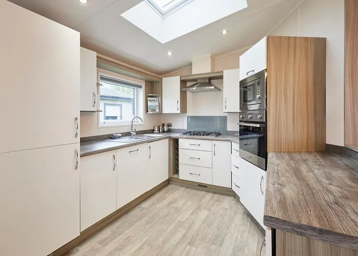 ロッジ Woodpecker With Hot Tub