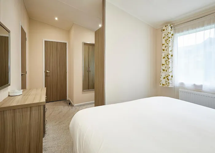 Woodpecker With Hot Tub ロッジ ヨーク