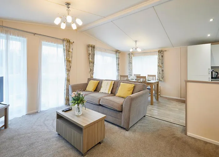 Woodpecker With Hot Tub *