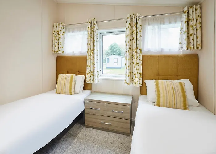 Woodpecker With Hot Tub * 约克