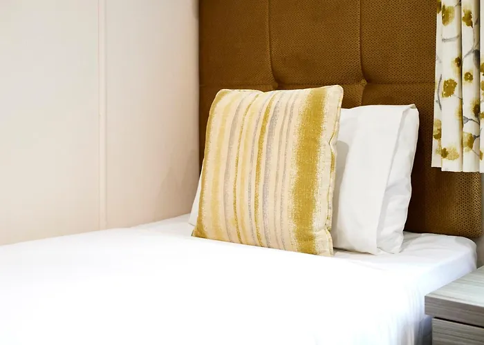 Woodpecker With Hot Tub ロッジ *