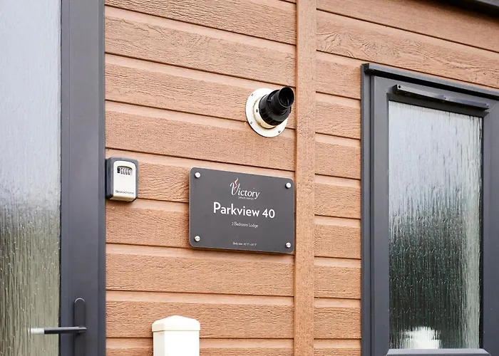 Woodpecker With Hot Tub ヨーク