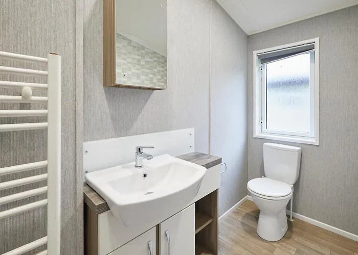 Woodpecker With Hot Tub