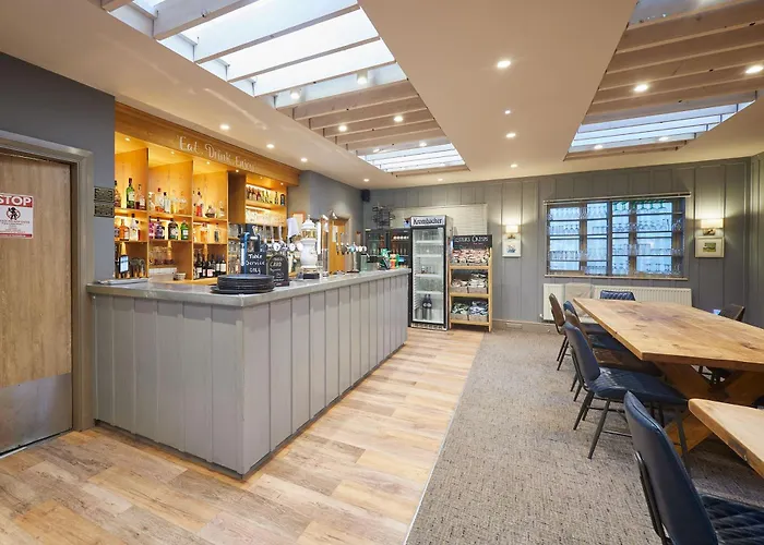 Woodpecker With Hot Tub *