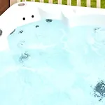 Woodpecker With Hot Tub 山林小屋