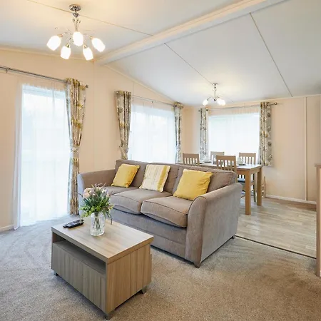 Woodpecker With Hot Tub *